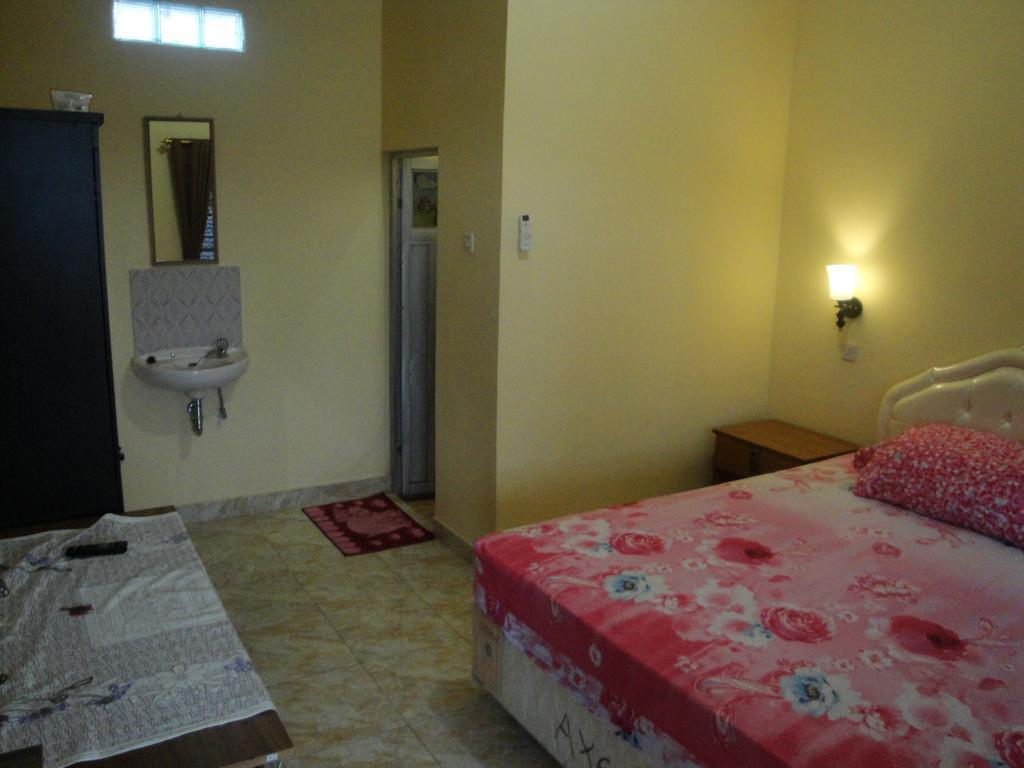Puji Homestay Mataram Zewnętrze zdjęcie